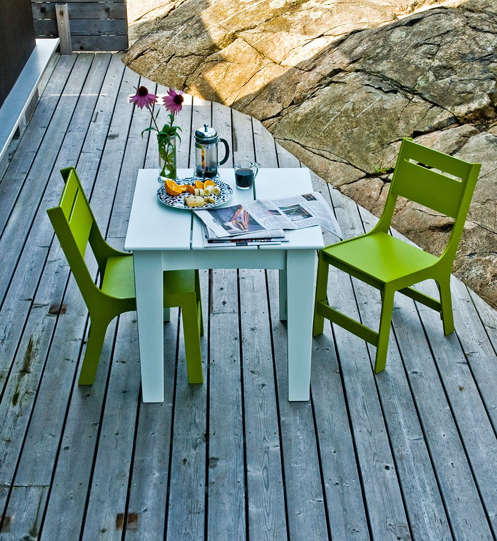 outdoor table